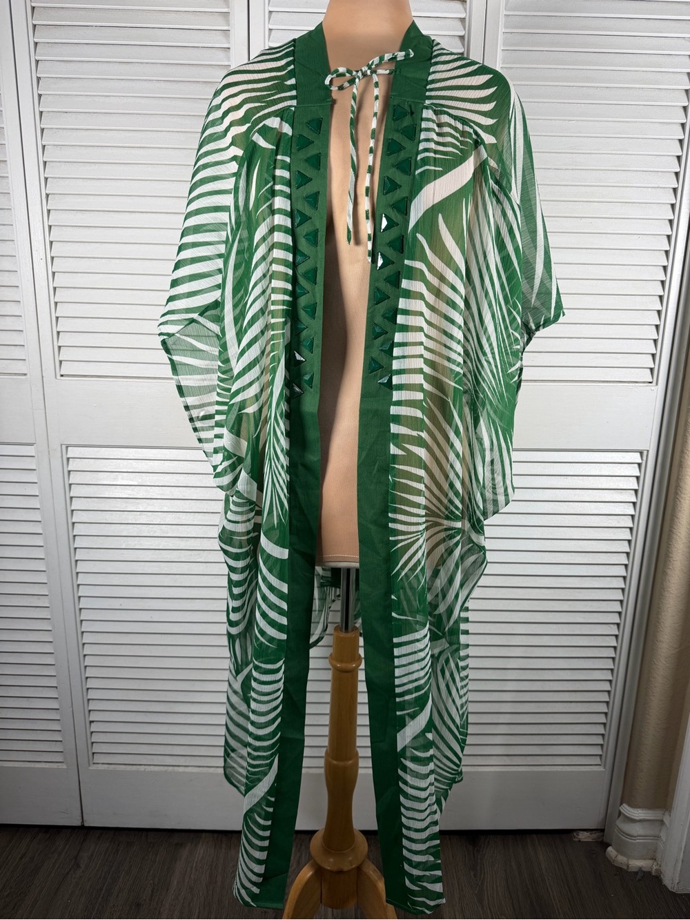 Vince Camuto NWT Green Palm Print Sheer Kimono Kaftan Embellished Cover Up